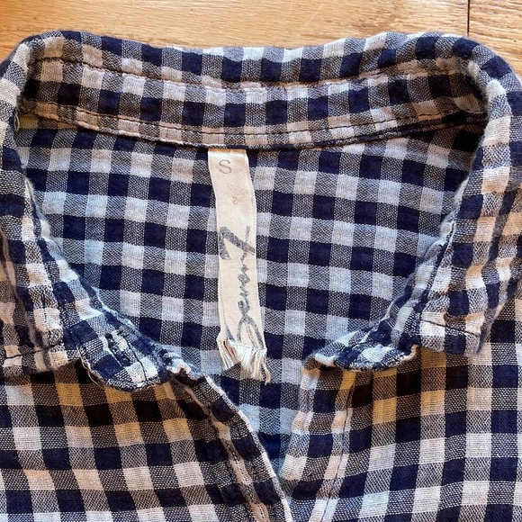 Seven7 Cotton 3/4 sleeve button down - Picture 2 of 11